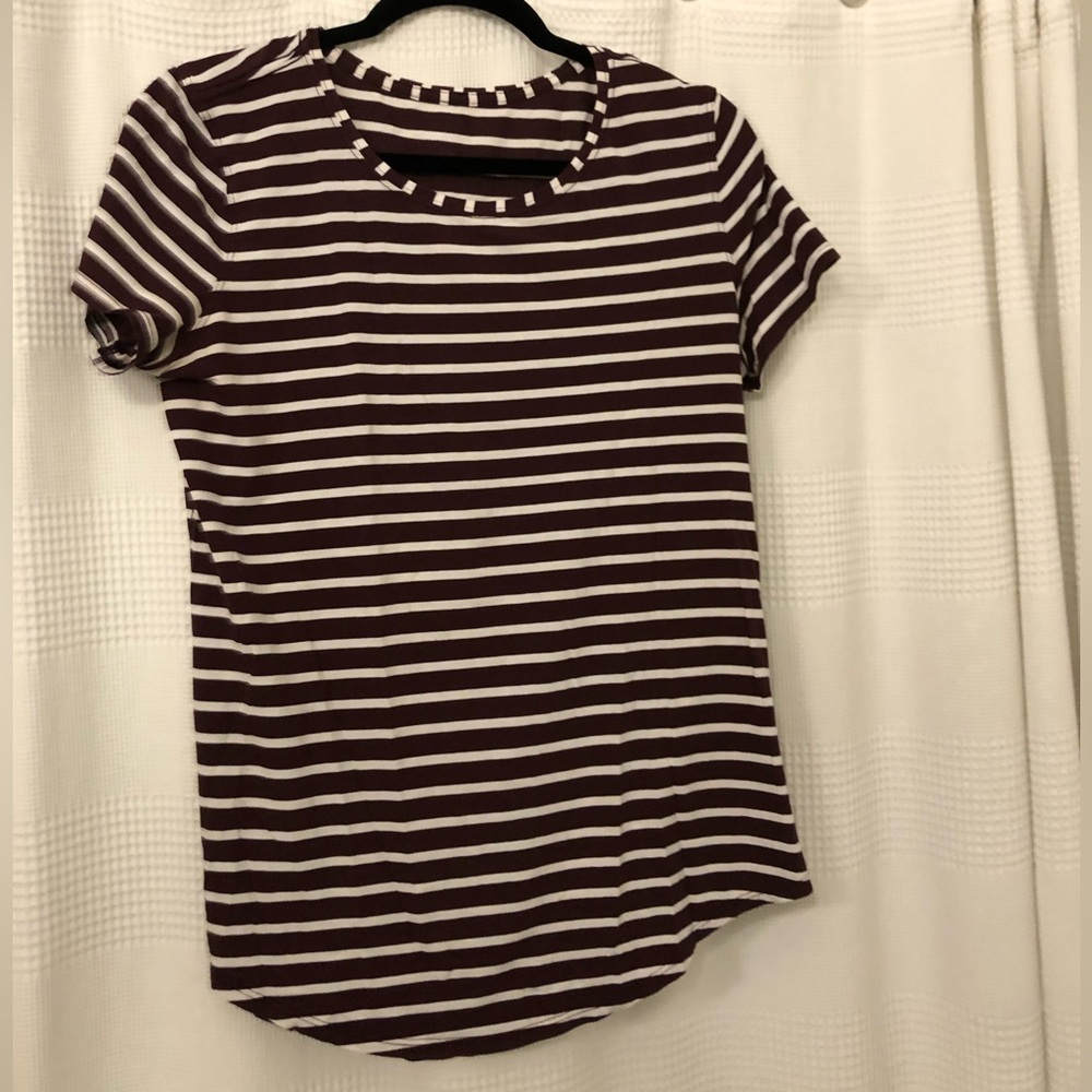Lululemon Maroon & White Tee
